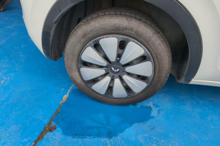Used Wuling Bingo 2023 333 km Lingxi Connected Version Right Rear Wheel Hub