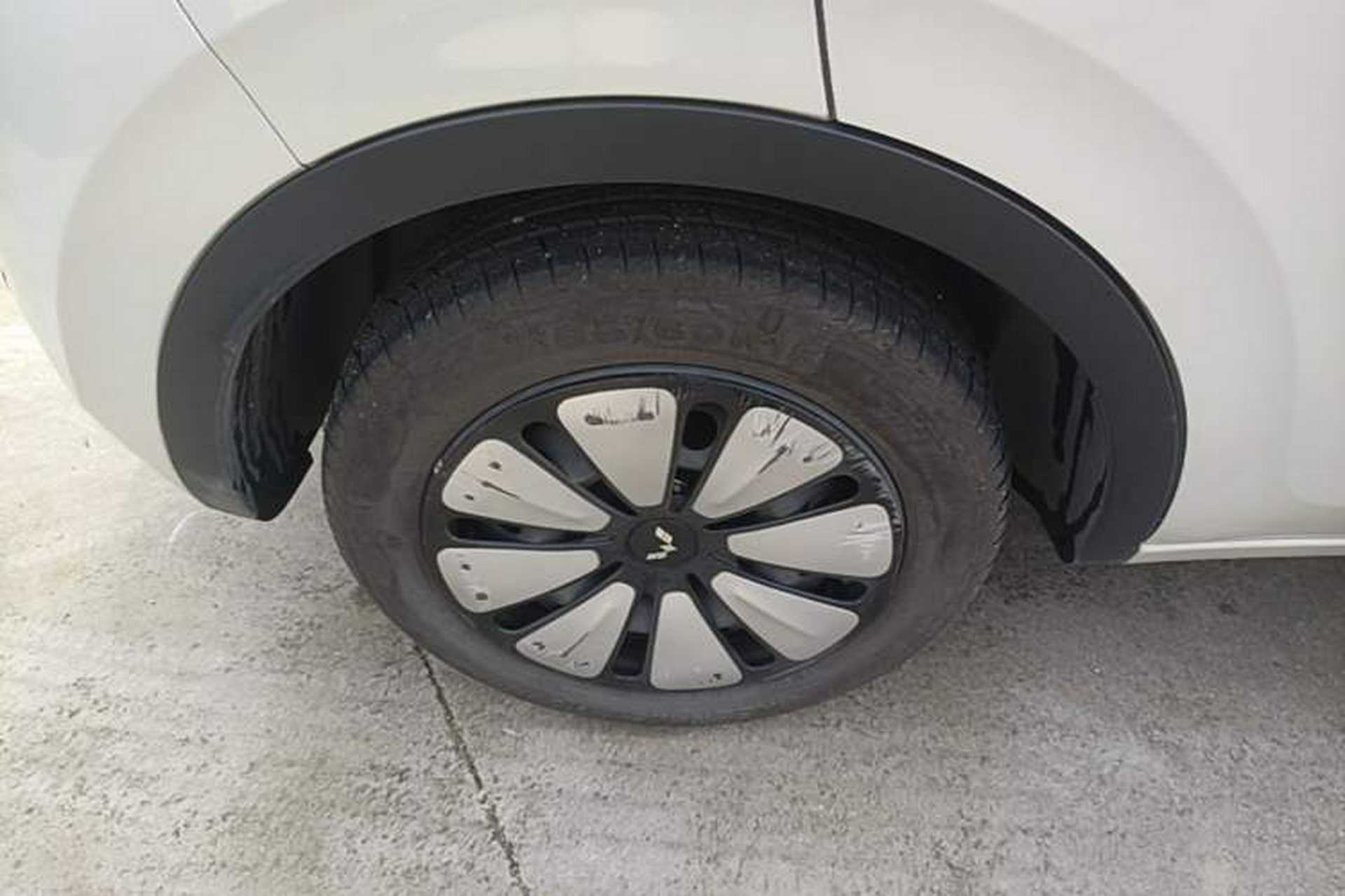 Used Wuling Bingo 2023 333 km Lingxi Connected+ Version Right Rear Wheel Hub
