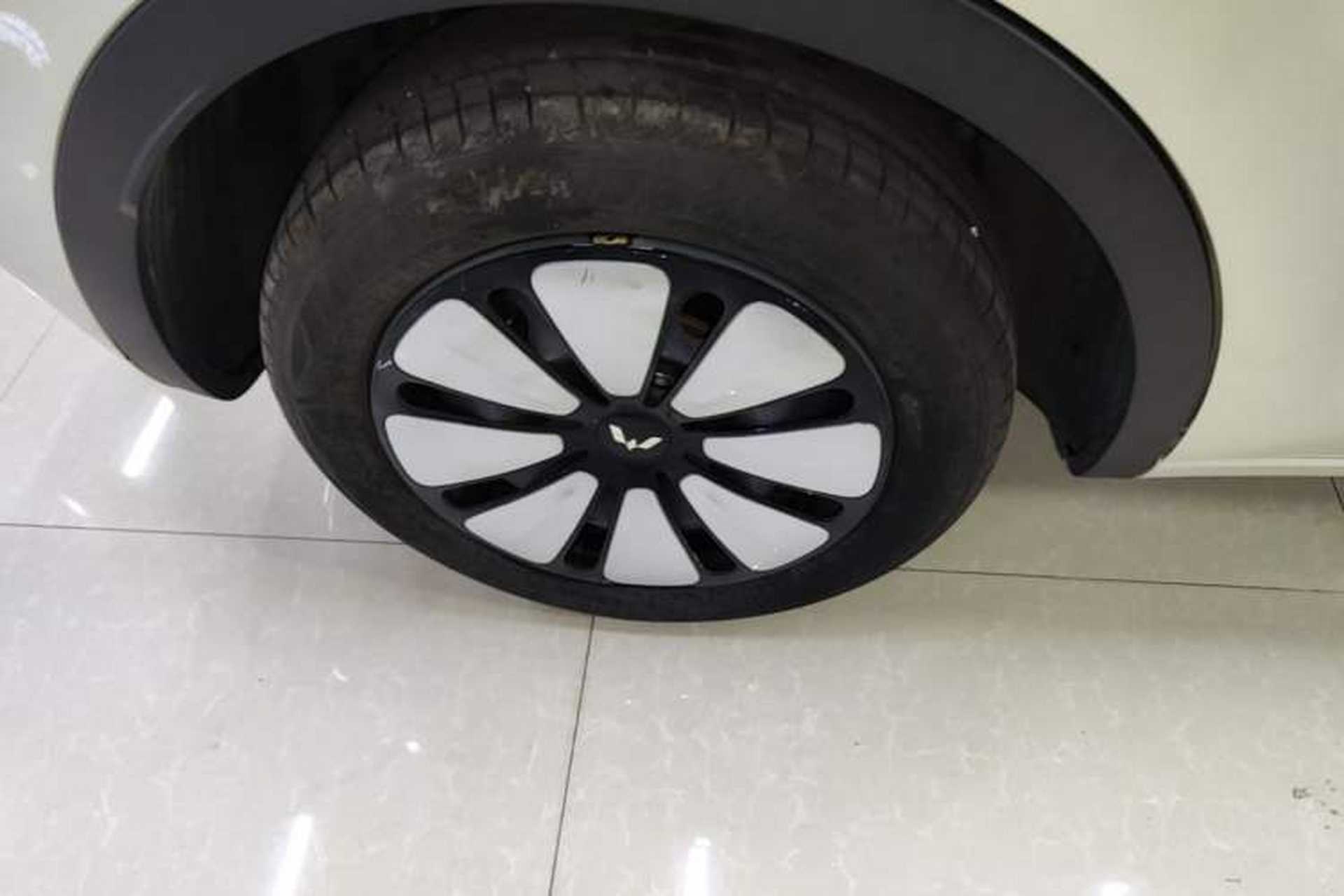 Used Wuling Bingo 2023 333 km Lingxi Connected Version Right Rear Wheel Hub