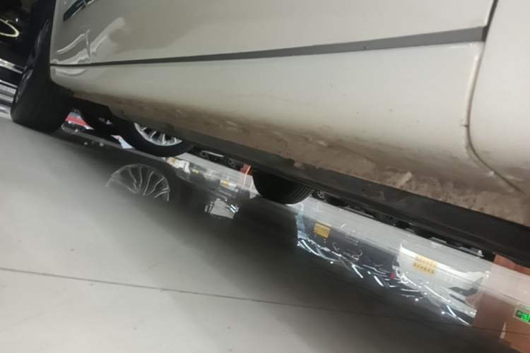Used Wuling Bingo 2023 333 km Lingxi Connected Version Right Side Sill