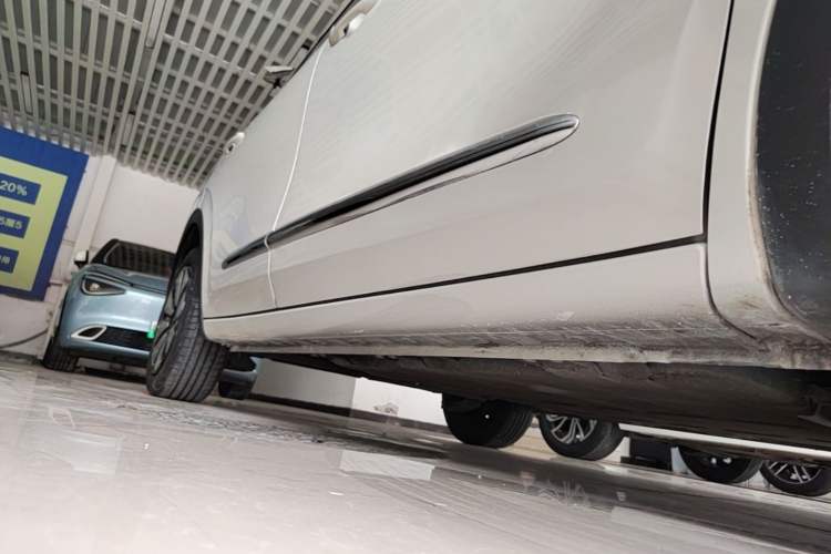 Used Wuling Bingo 2023 333 km Lingxi Connected+ Version Right Side Sill