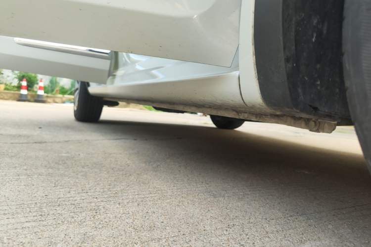 Used Wuling Bingo 2023 203km Comfort Edition Right Side Sill