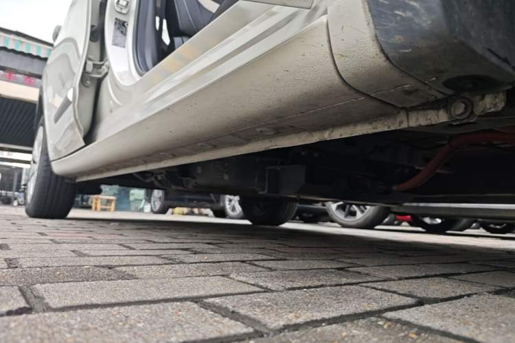Used Wuling Bingo 2023 203km Light Edition Right Side Sill