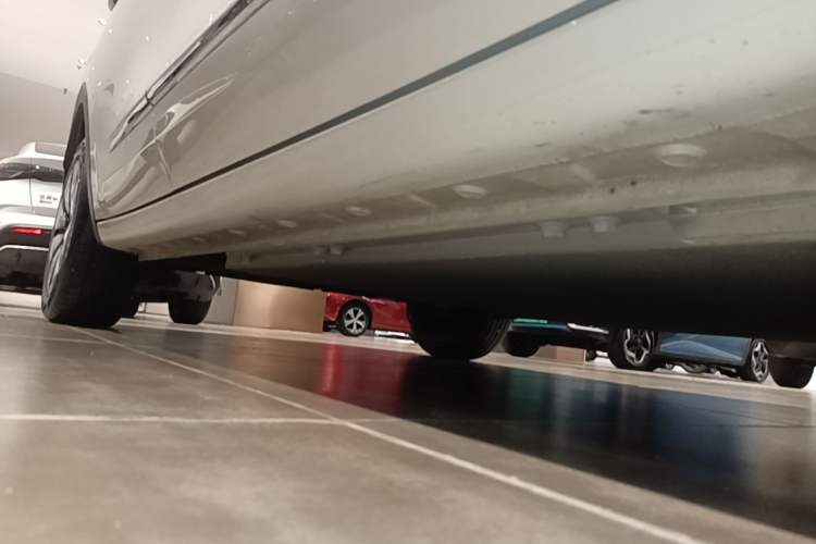 Used Wuling Bingo 2023 333 km Lingxi Connected Version Right Side Sill