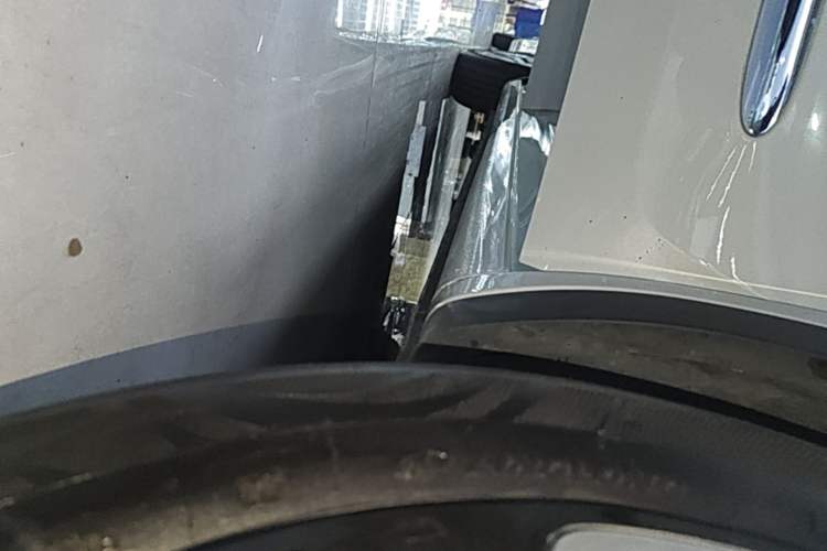 Used Wuling Bingo 2023 333 km Lingxi Connected Version Right Side Sill