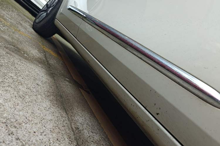Used Wuling Bingo 2023 333 km Lingxi Connected Version Right Side Sill