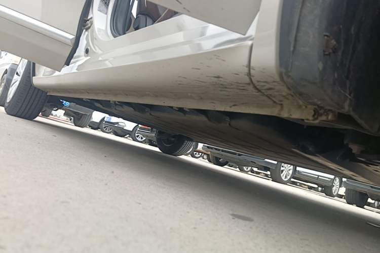 Used Wuling Bingo 2023 333 km Fast-Share Version Right Side Sill