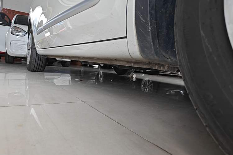 Used Wuling Bingo 2023 203km Light Edition Right Side Sill