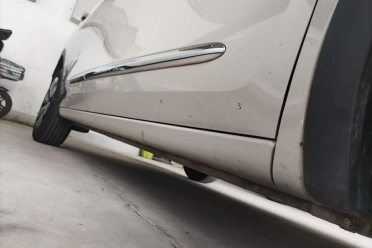 Used Wuling Bingo 2023 333 km Lingxi Connected Version Right Side Sill