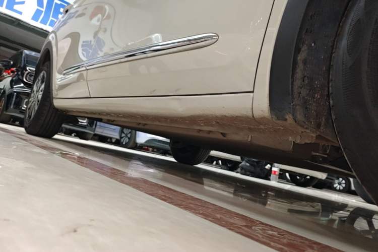 Used Wuling Bingo 2023 333 km Lingxi Connected Version Right Side Sill