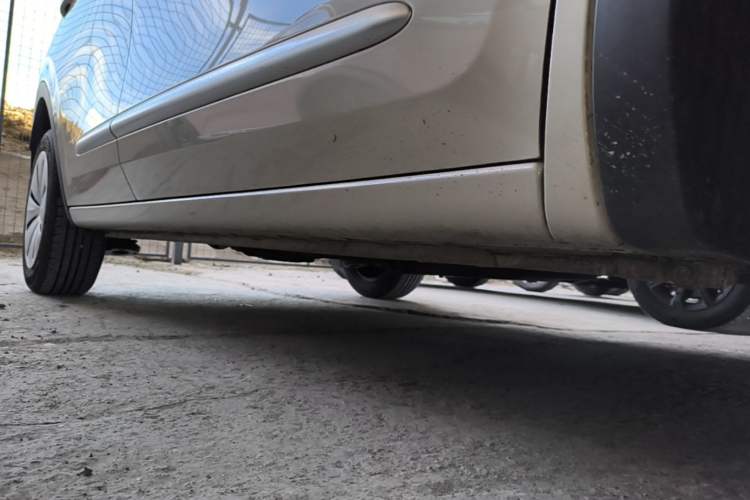 Used Wuling Bingo 2023 203km Light Edition Right Side Sill