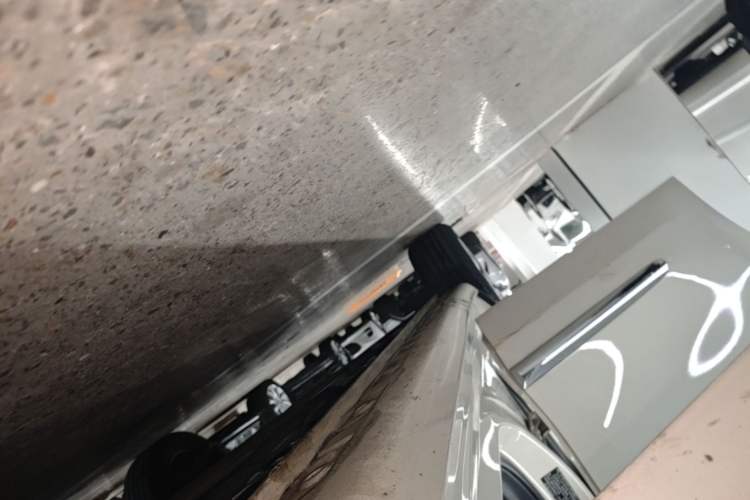 Used Wuling Bingo 2023 333 km Lingxi Connected Version Right Side Sill