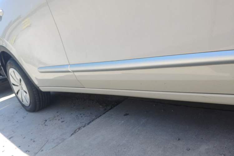 Used Wuling Bingo 2023 203km Light Edition Right Side Sill