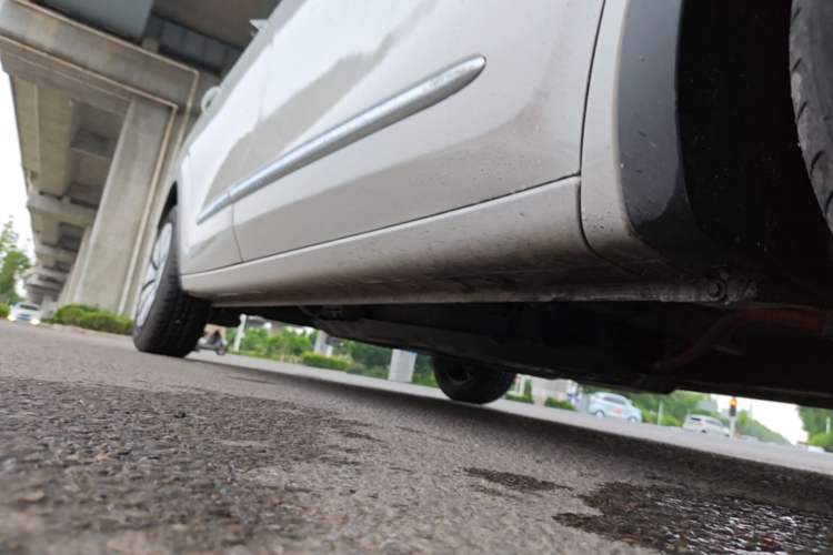 Used Wuling Bingo 2023 203km Comfort Edition Right Side Sill