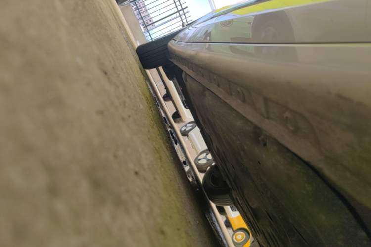 Used Wuling Bingo 2023 333 km Lingxi Connected Version Right Side Sill