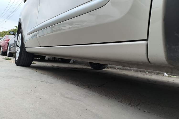 Used Wuling Bingo 2023 333 km Fast-Share Version Right Side Sill