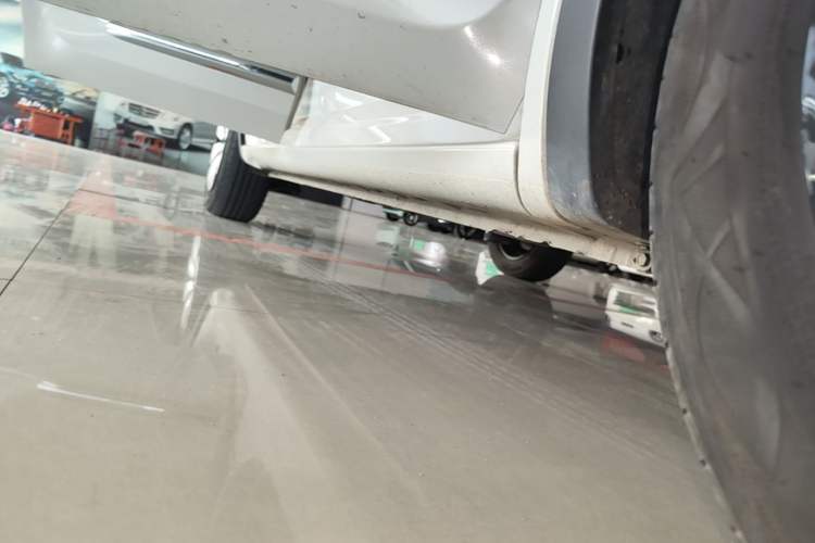 Used Wuling Bingo 2023 333 km Lingxi Connected Version Right Side Sill