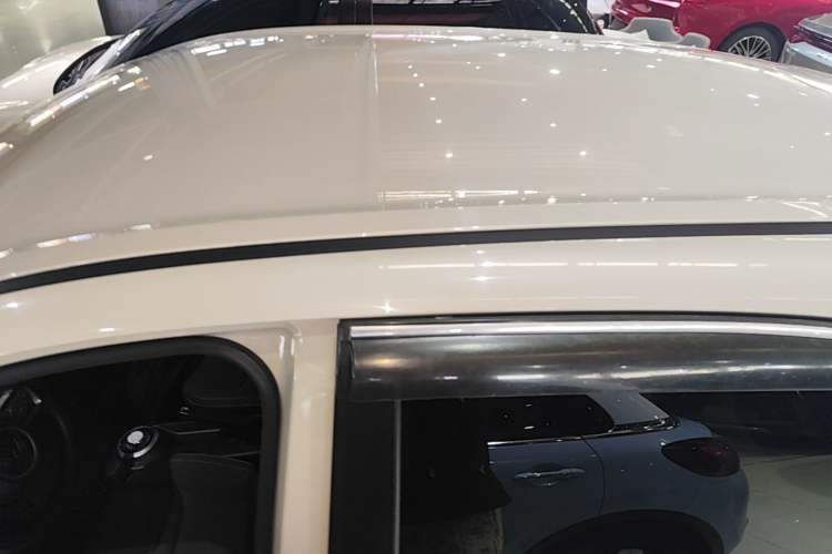 Used Wuling Bingo 2023 333 km Fast-Share Version Roof