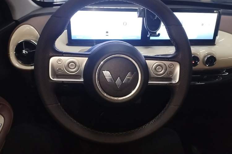 Used Wuling Bingo 2023 410 km Lingxi Deluxe Edition Steering Wheel