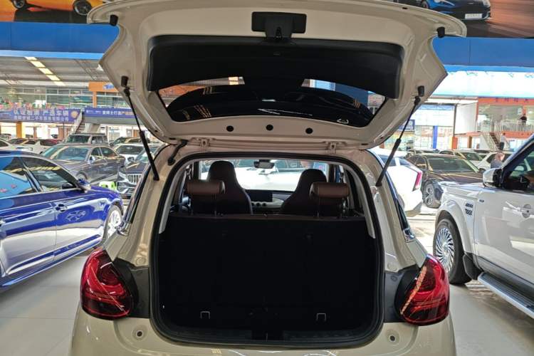 Used Wuling Bingo 2023 410 km Lingxi Deluxe Edition Trunk