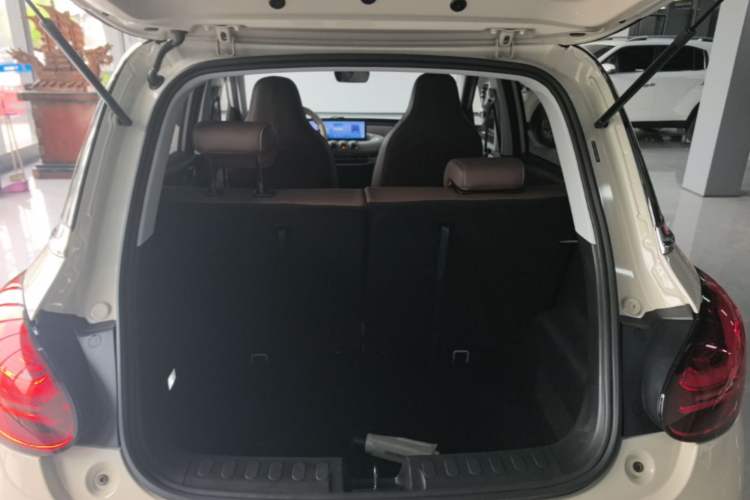 Used Wuling Bingo 2023 333 km Lingxi Connected+ Version Trunk