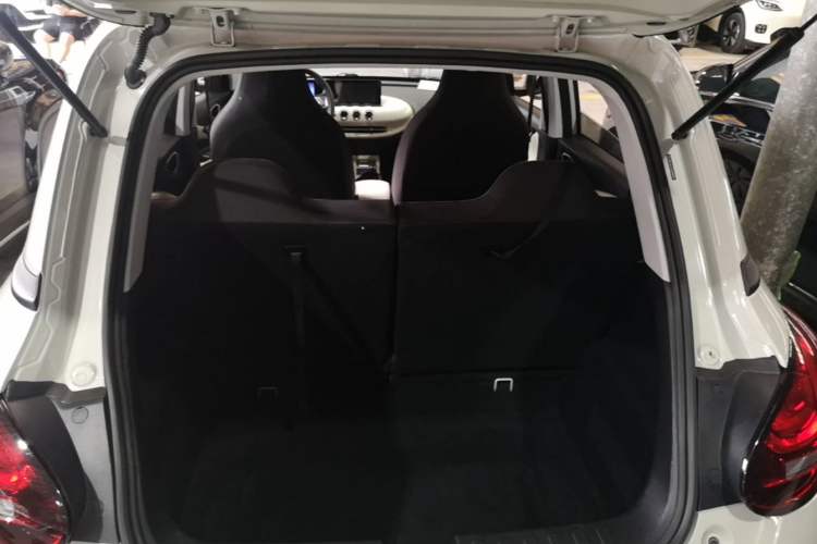 Used Wuling Bingo 2023 203km Light Edition Trunk