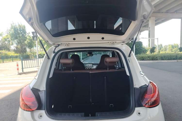 Used Wuling Bingo 2023 333 km Enjoyment Version Trunk