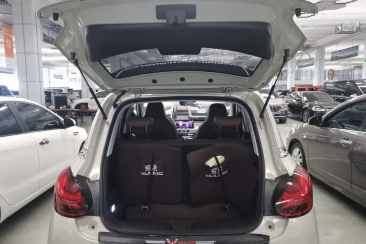 Used Wuling Bingo 2023 333 km Lingxi Connected+ Version Trunk