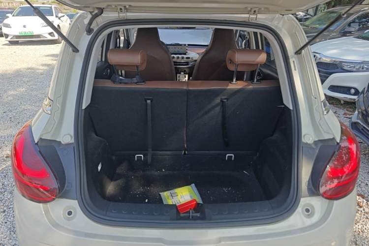 Used Wuling Bingo 2023 203km Comfort Edition Trunk
