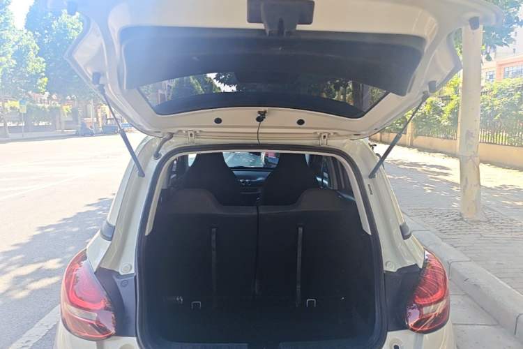 Used Wuling Bingo 2023 203km Comfort Edition Trunk
