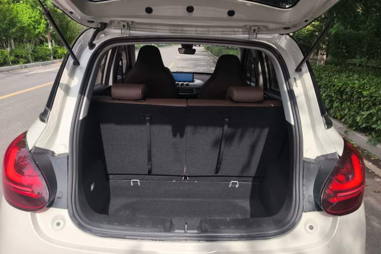 Used Wuling Bingo 2023 410 km Lingxi Deluxe Edition Trunk