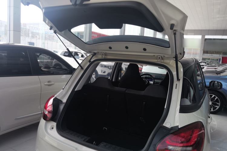 Used Wuling Bingo 2023 203km Light Edition Trunk