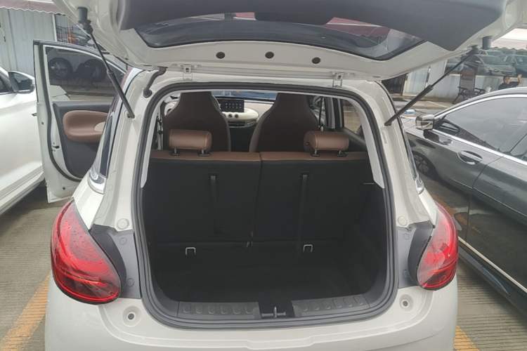 Used Wuling Bingo 2023 333 km Lingxi Connected Version Trunk