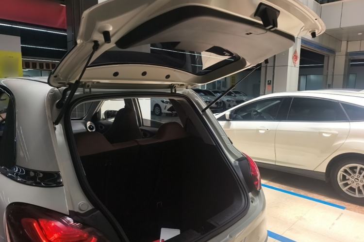 Used Wuling Bingo 2023 203km Light Edition Trunk