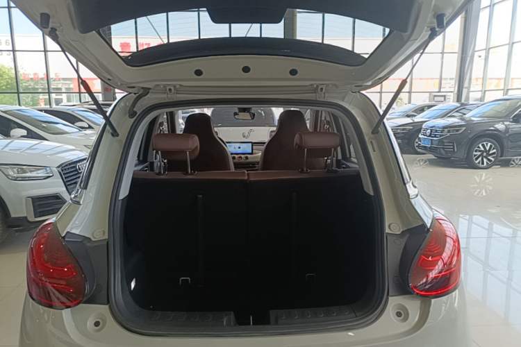 Used Wuling Bingo 2023 333 km Enjoyment Version Trunk