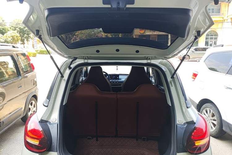 Used Wuling Bingo 2023 203km Light Edition Trunk