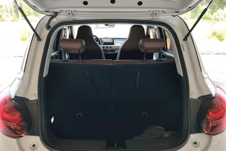 Used Wuling Bingo 2023 203km Comfort Edition Trunk