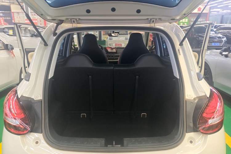 Used Wuling Bingo 2023 333 km Fast-Share Version Trunk