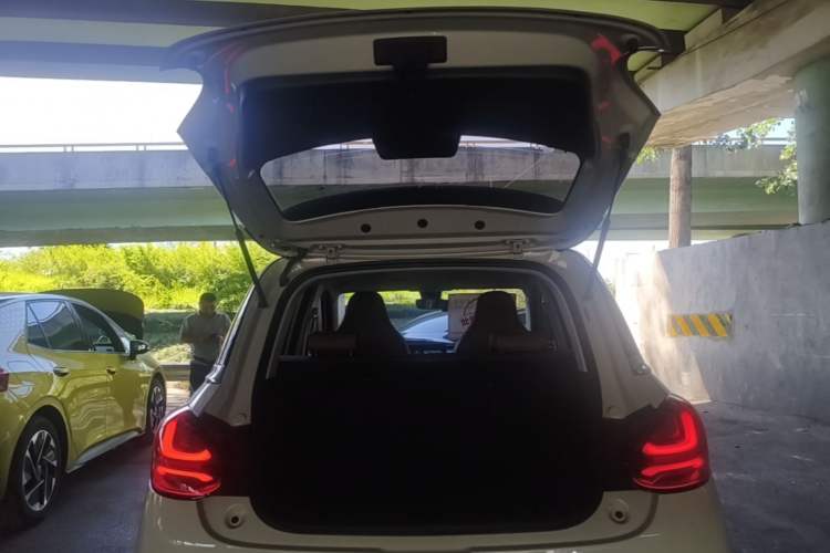 Used Wuling Bingo 2023 333 km Lingxi Connected Version Trunk