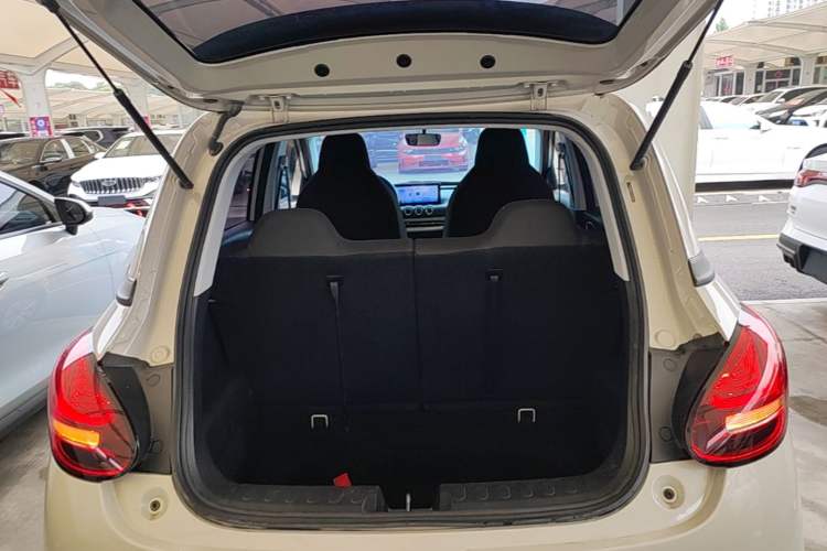 Used Wuling Bingo 2023 203km Light Edition Trunk