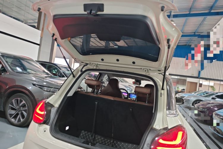 Used Wuling Bingo 2023 333 km Lingxi Connected+ Version Trunk