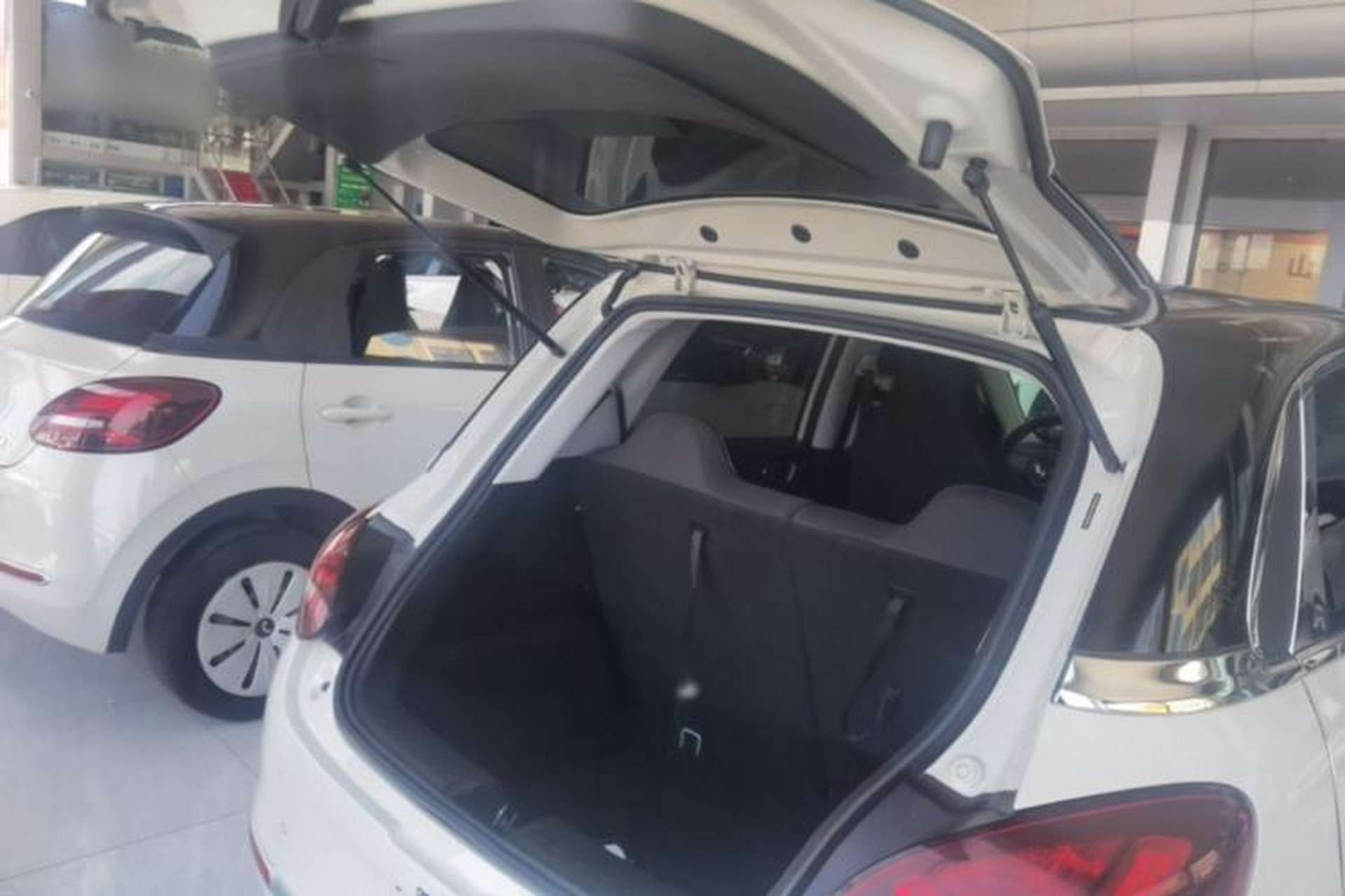 Used Wuling Bingo 2023 203km Light Edition Trunk