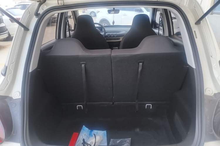 Used Wuling Bingo 2023 203km Light Edition Trunk