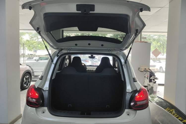 Used Wuling Bingo 2023 203km Light Edition Trunk