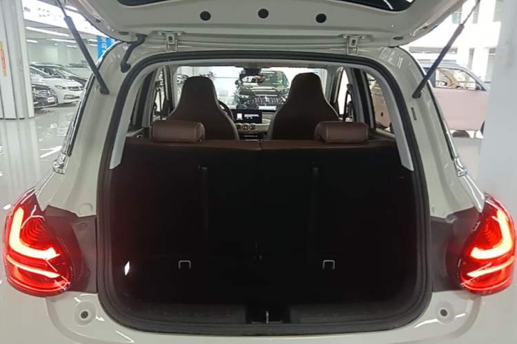 Used Wuling Bingo 2023 333 km Lingxi Connected+ Version Trunk