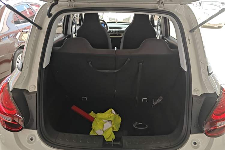 Used Wuling Bingo 2023 203km Light Edition Trunk