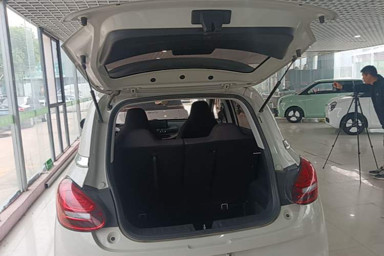 Used Wuling Bingo 2023 333 km Fast-Share Version Trunk