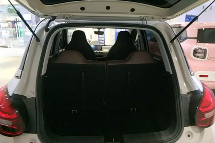 Used Wuling Bingo 2023 203km Light Edition Trunk