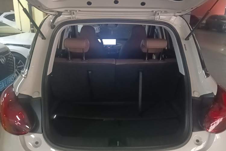 Used Wuling Bingo 2023 410 km Lingxi Deluxe Edition Trunk