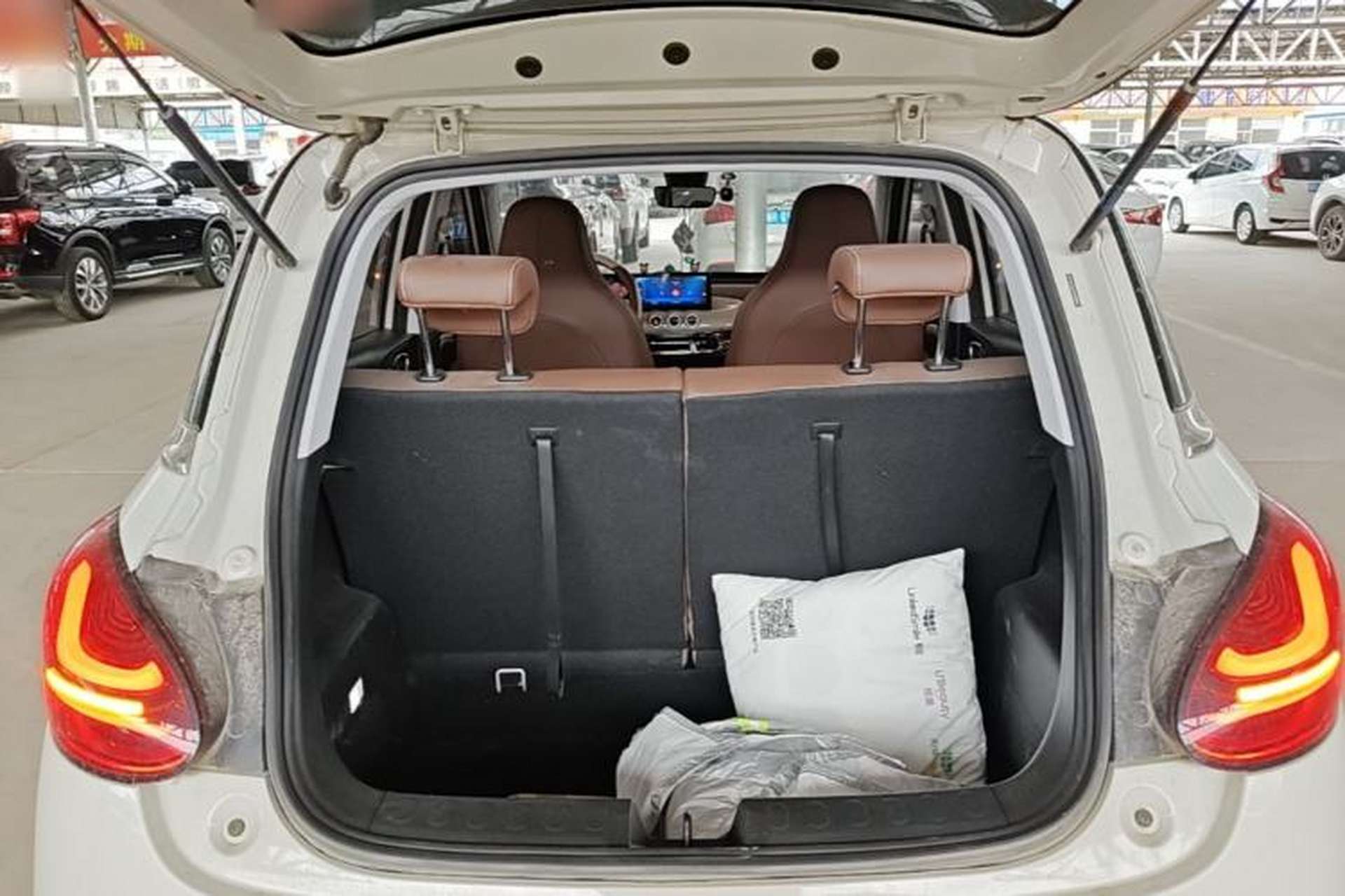 Used Wuling Bingo 2023 333 km Enjoyment Version Trunk